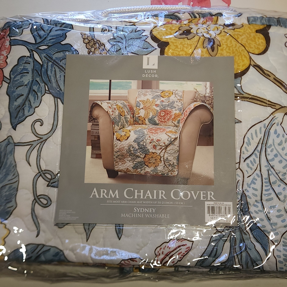 NIB Lush Decor Sydney Floral Armchair Cover - Multicolor